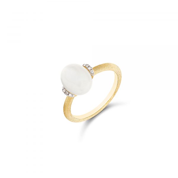 Gelbgold Ring "White Desert" mit Mondstein und Brillanten von NANIS bei Juwelier Fridrich in München
