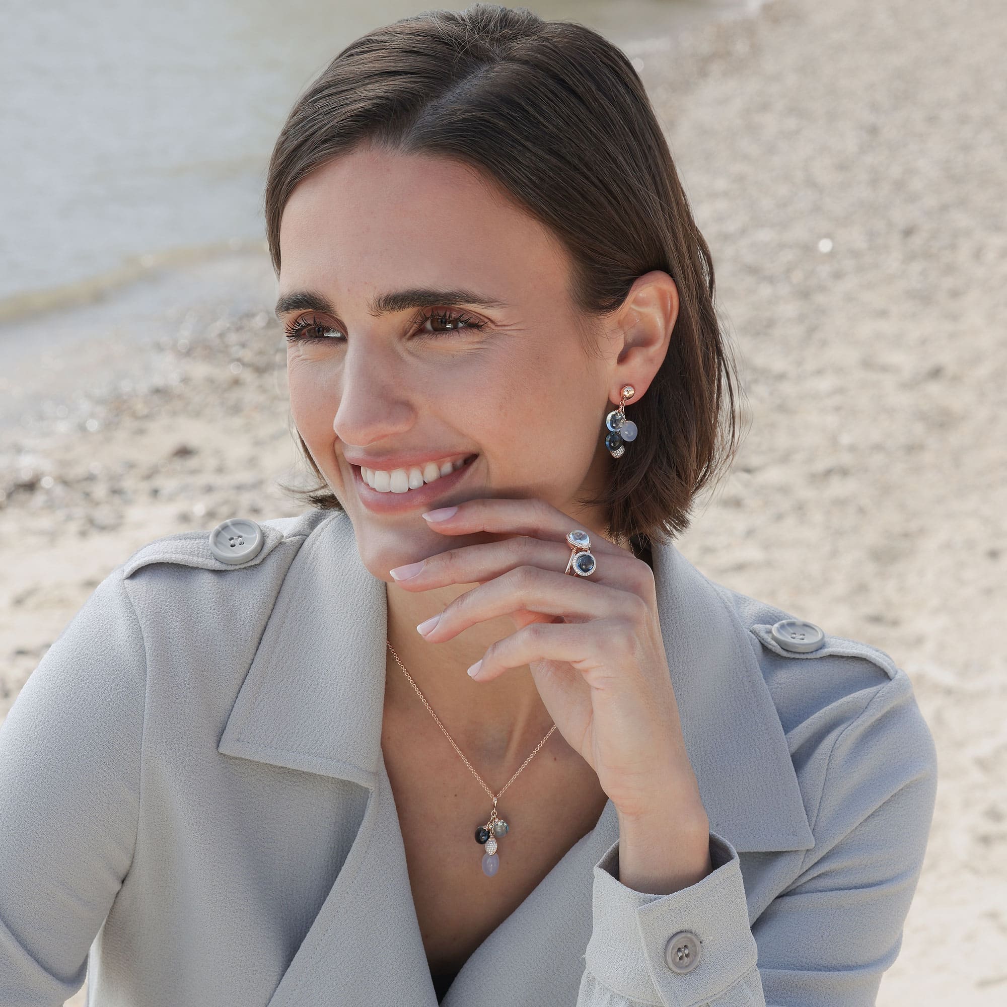 Roségold Collier mit Diamanten und Farbsteinen