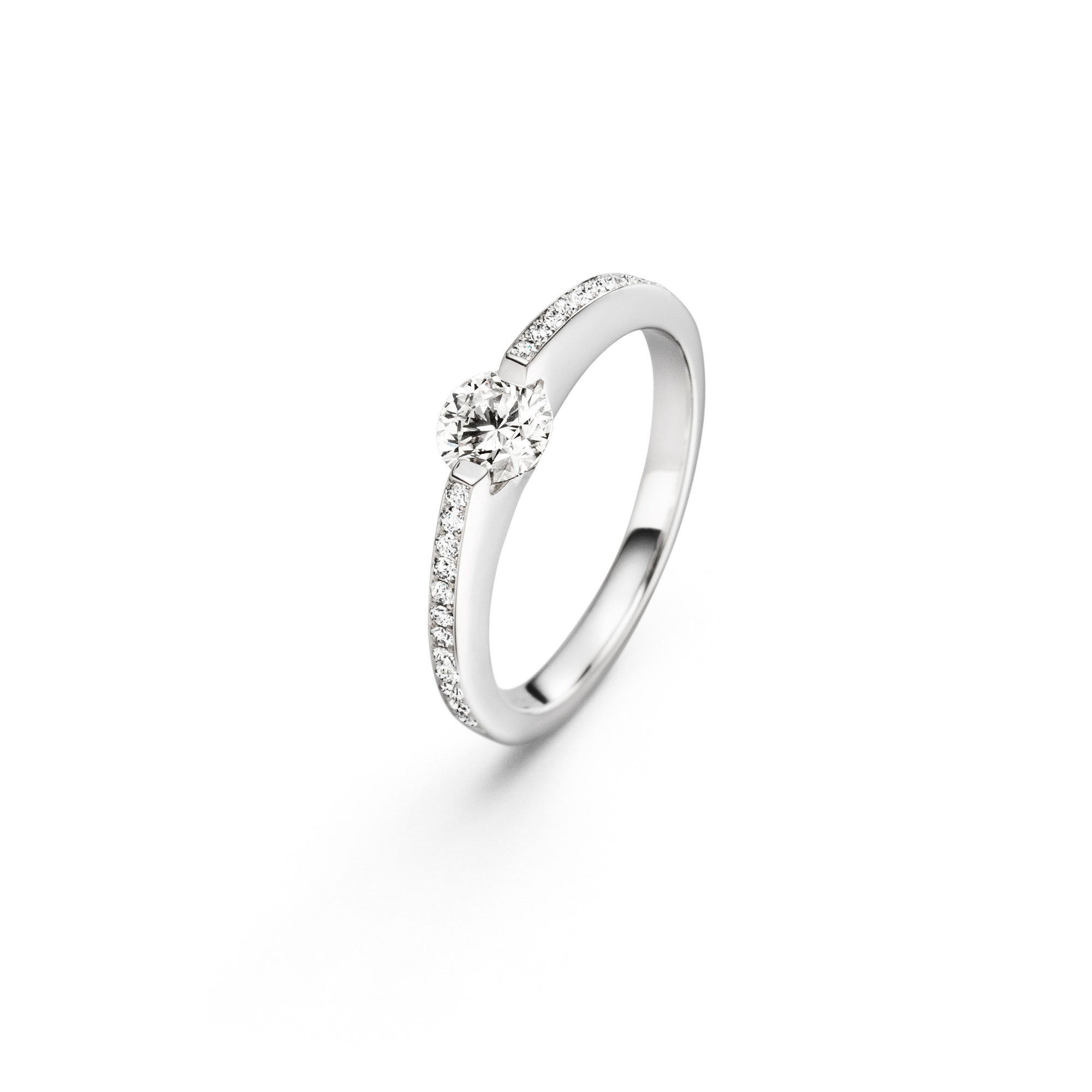 Weißgold "Liberté" Ring mit beweglichem Diamant und Besatz von Schaffrath bei Juwelier Fridrich in München