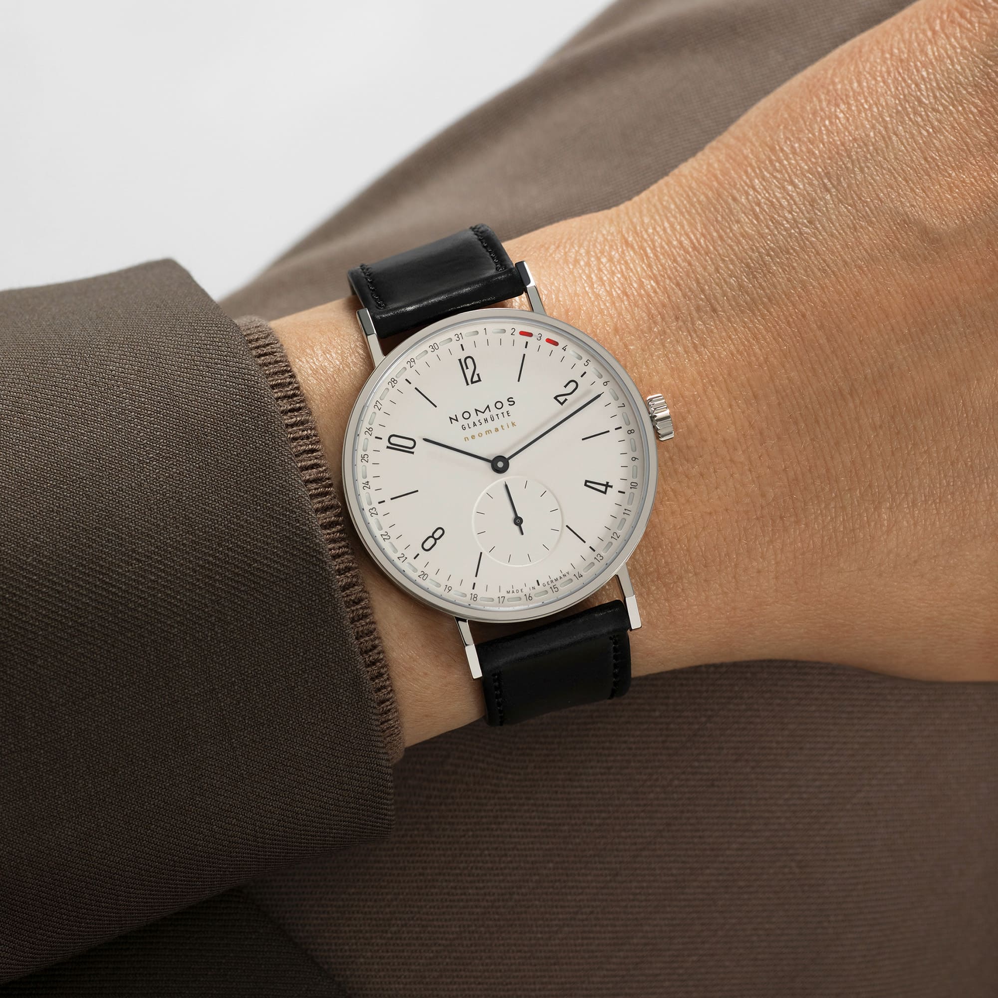 Tangente von NOMOS Glashütte bei Juwelier Fridrich in München