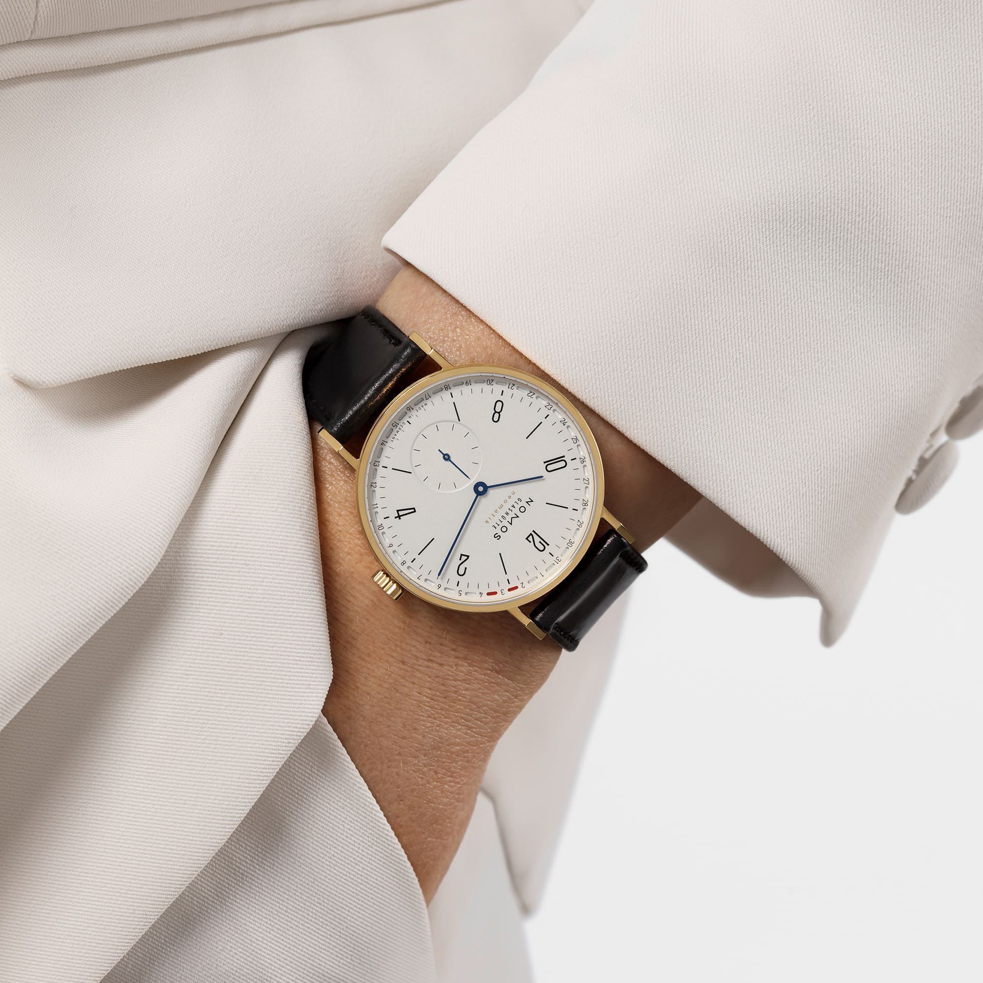 NOMOS Glashütte Tangente Gold Neomatik 38 Update bei Juwelier Fridrich in München